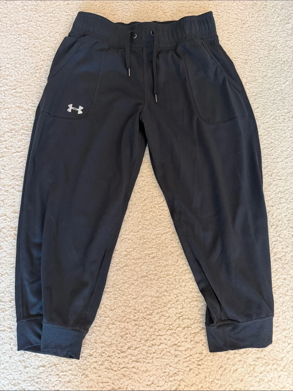 Under Armour Black cropped Jogger Sweatpants size XS